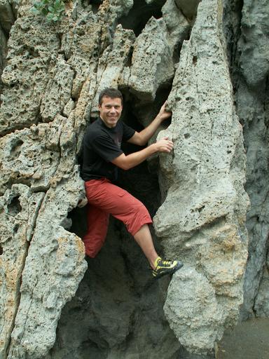 boulder en Grecia. Jugando con la roca